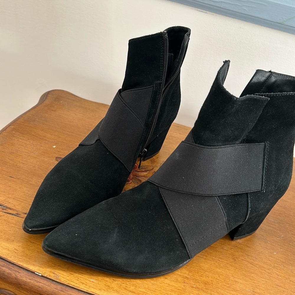 Ladies, short, all leather black suede boots. Side zipper.